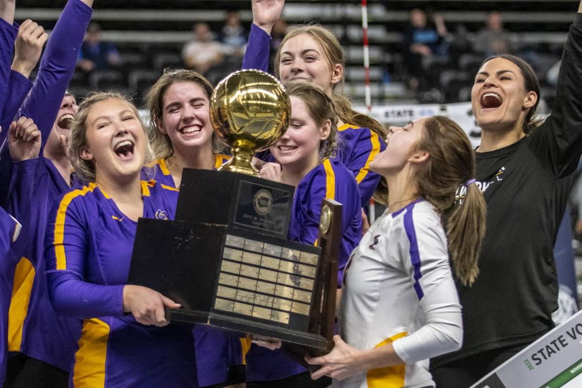 Columbia River wins WIAA Class 2A girls volleyball championship over Ridgefield